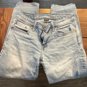 Men’s American Eagle Airflex Athletic fit jeans.